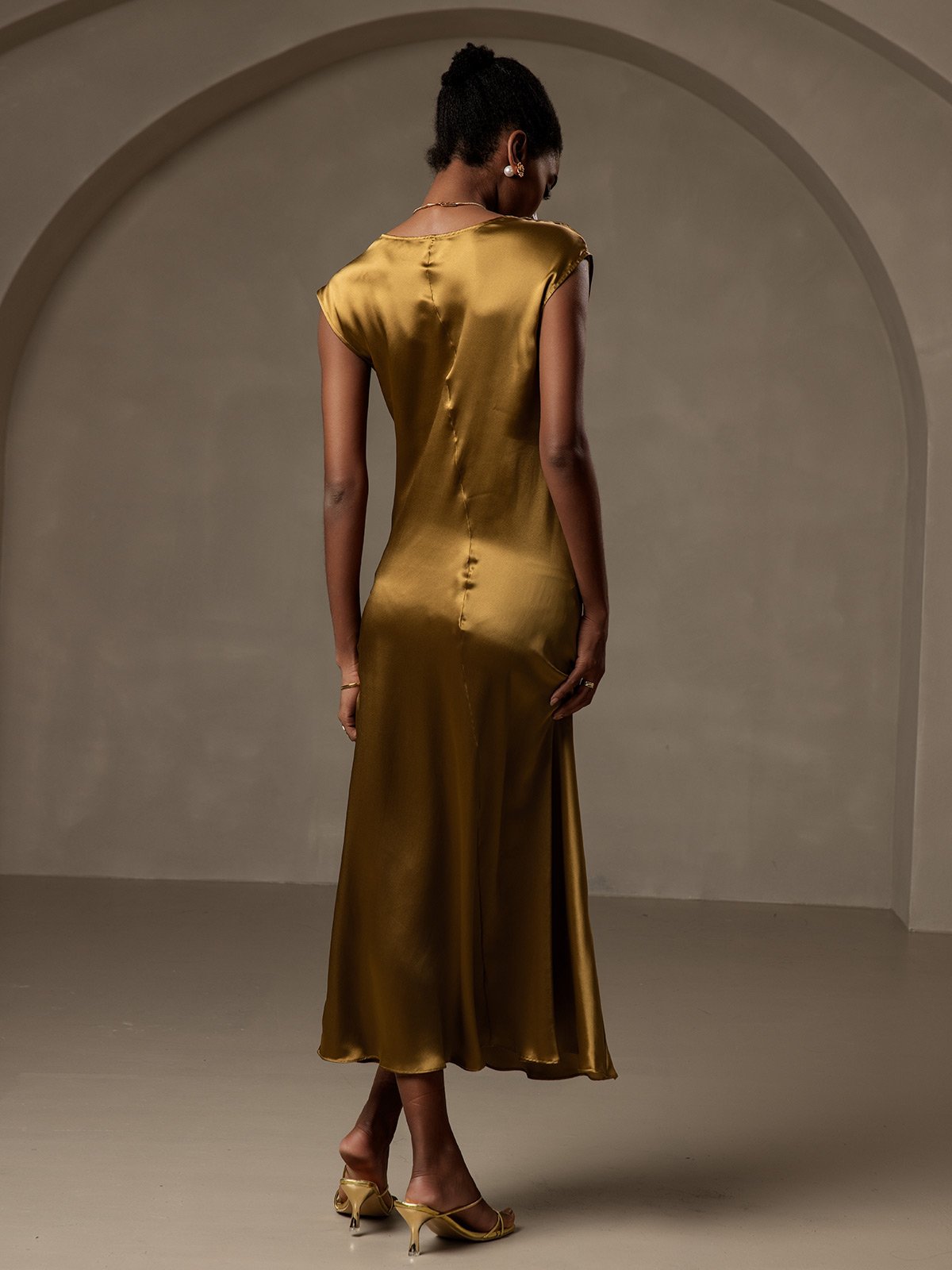 Luminous Silk Flow