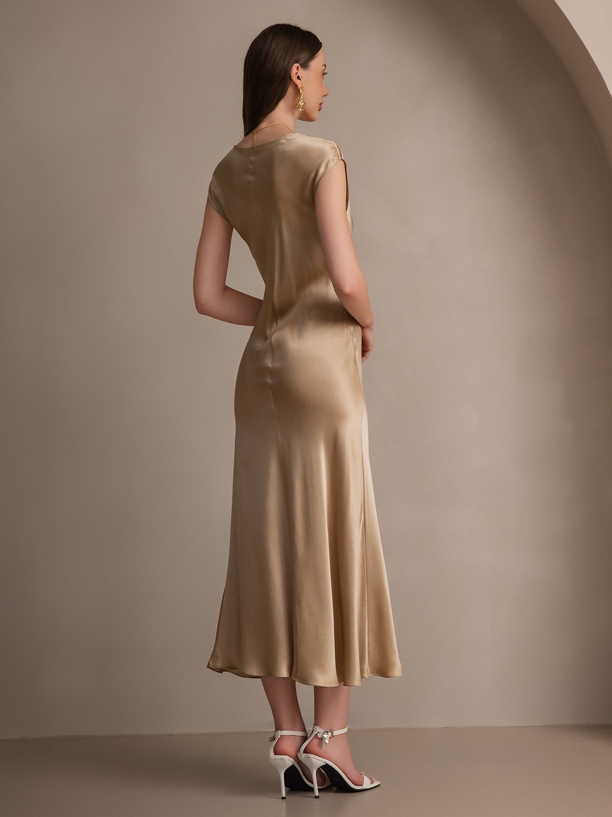 Luminous Silk Flow