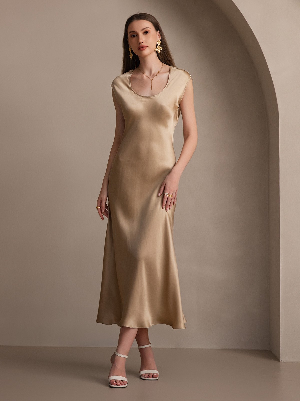 Luminous Silk Flow