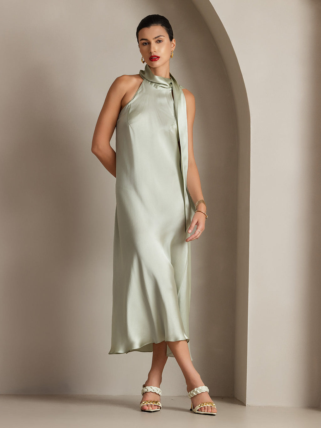Poised in Silk Pearl